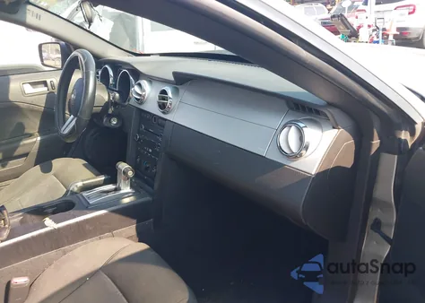 2008 Ford Mustang V6 Deluxe/V6 Premium из США, поврежденный, VIN 1ZVHT80N385111254